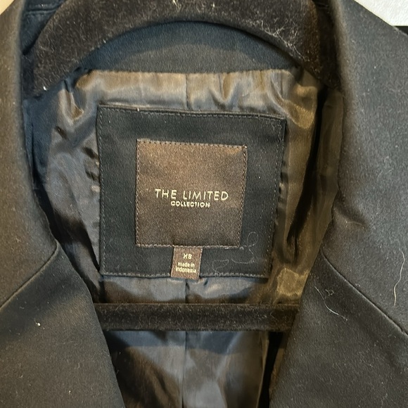 The Limited black slit back one button 3/4 sleeve 2 pocket blazer size XS - Picture 2 of 3